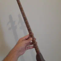 سه تار زیرعبایی