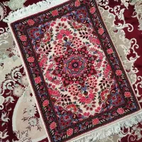 پشتی طرح گل سرخ