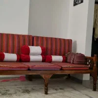 تخت سنتی به همراه شاه نشین