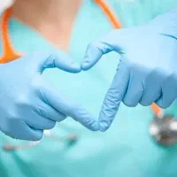 خدمات پرستاری،تعویض پانسمان و کشیدن بخیه