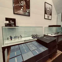 فروشنده خانم