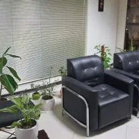 پرده اداری مدرن به ابعاد حدودا ۲.۵ ×۲