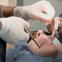 دستیار دندانپزشک