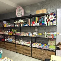 قفسه چوبی فروشگاهی