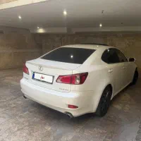 لکسوس is300