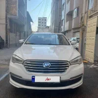 لیفان ۸۲۰ سفید مدل ۱۳۹۵