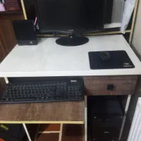 کامپیوتر با تمام وسایل ها