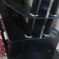 میز تلویزیون شیشه‌ای