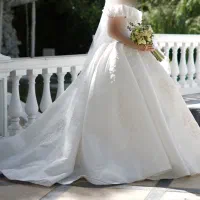 لباس عروس+ تاج + تور + شنل + ژیفون با قیمت عالی