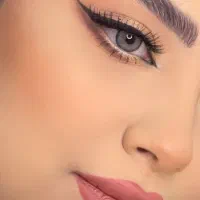 سالن لیانا میکاپ و شنیون ۷۰۰