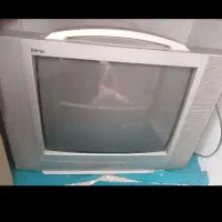 تلوزیون وپایه قابلمه و پول نقد