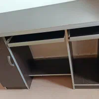 میز کامپیوتر در حد نو