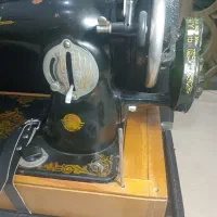 چرخ خیاطی روسی جعبه چرمی|چرخ خیاطی و ریسندگی|بومهن, |دیوار