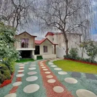 ویلا نیم پیلوت حیاط محوطه سازی شهرکی برند