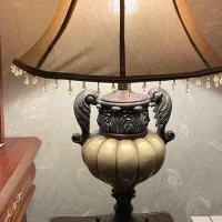 یک جفت آباژور آنتیک طرح فرانسوی