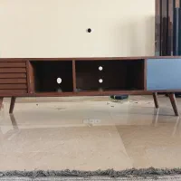 میز چوبی تلویزیون