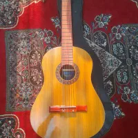 گیتار نو و اصلا  استفاده  نشده