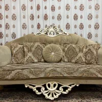یک دست مبل سلطنتی به دلیل جابجایی به فروش میرسد