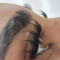 کاشت مژه و لیفت ابرو