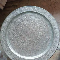 سینی مسی قلمزنی گل و پرنده با پایه فلزی