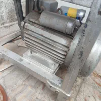 چرخ گوشتی ۳۲ تسمه ای همه کاره|کافیشاپ و رستوران|شیراز, کوشک میدان|دیوار