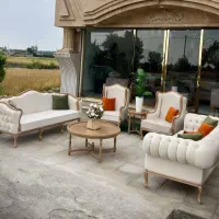 مبل.   توسکا