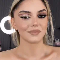 ناخن،تتو،کوتاهی،لایت،میکاپ با۱۵سال سابقه