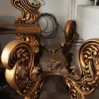 میز وسط طلایی رنگ با دوتا عسلی