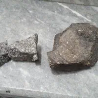 ۳عددسنگ باجذب آهنربا