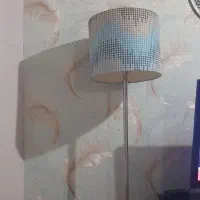 آباژورایستاده