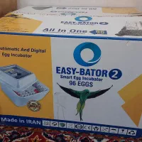 دستگاه جوجه کشی ۹۶ عددی ایزی باتور ۲