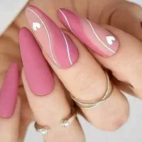 ترمیم وکاشت ناخن،کراتینه واحیامو،رنگ وخدمات زیبایی