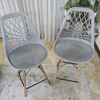 سه عدد صندلی پایه بلند