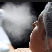 اصلاح صورت و ابرو با بخور گرم و سرم تراپی ۵۰ تومن