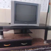 تلویزیون و میز