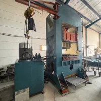 کارگر جهت کار در پرسکاری مونتاژ کاری