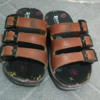 کفش|کیف، کفش، کمربند|کنارک, |دیوار