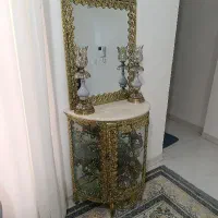 آینه کنسول و ساعت ایستاده