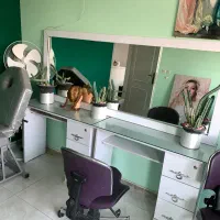 میز ناخن،ترولی،صندلی و..