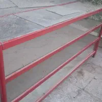ویترین ۲ متری قرمز