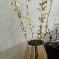 گلدان در حد نو با شاخه هاش