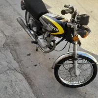 موتور ۱۲۵ درحدصفر با مدارک کامل