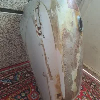 باک موتور سیکلت بدون ضربه و فرورفتگی و سوراخ