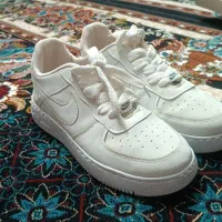 کفش نو|کیف، کفش، کمربند|نیشابور, خط کاشمر|دیوار