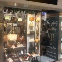 فروشنده حرفه ای خانم جهت گالری کیف و کفش زنانه