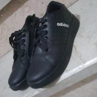 کتونی|کیف، کفش، کمربند|ری, دیلمان|دیوار