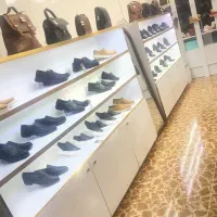 جمع آوری مغازه فروش ویترین