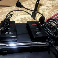 یک‌جفت میکروفن هدست. مارک شیتاچی