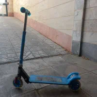 اسکوتر آبی