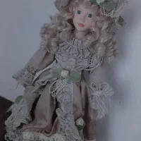 مجسمه عروسک